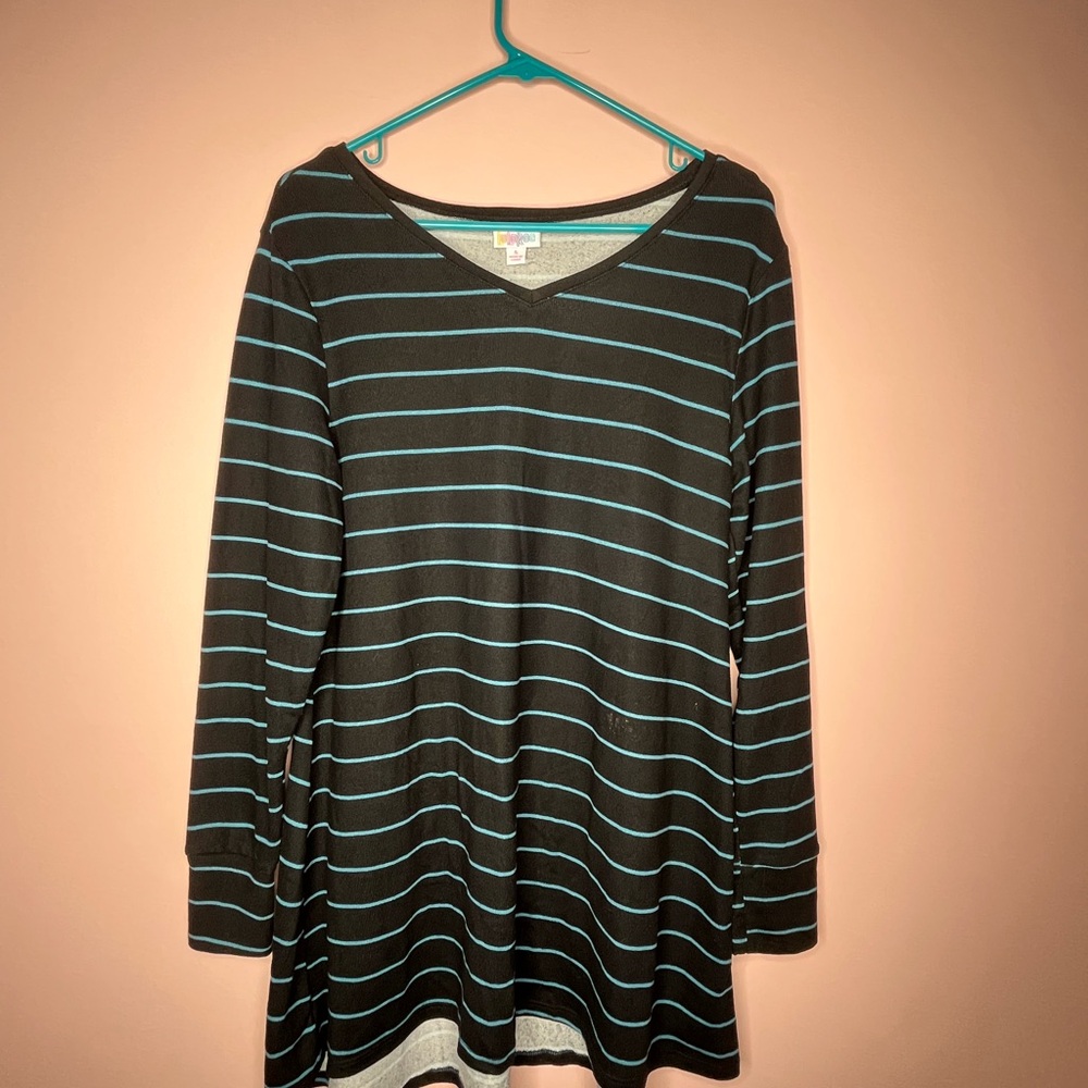 NWT LuLaRoe Elizabeth Shirt